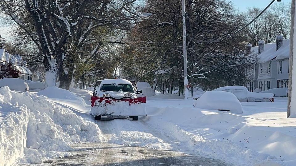 You are currently viewing Stranded in a Snowstorm: Essential Emergency Protocols for Buffalo Drivers